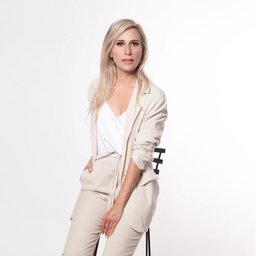 María del Pilar Carabús, Abogada, Comunicadora y Escritora, MBA