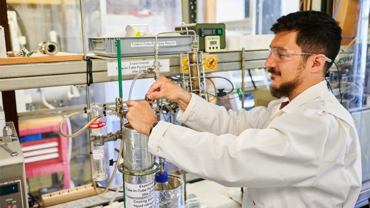 Un científico argentino transforma los residuos de yerba mate en un valioso bioaceite